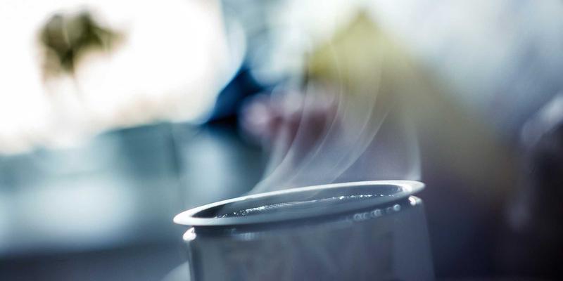 现代家居书房设计：融合高效办公与沉浸阅读的室内设计艺术