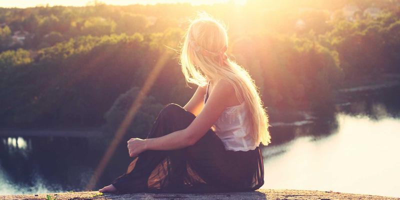 现代家居智能遮阳系统：电动窗帘与调光玻璃的智能联动，重塑空间美学与舒适