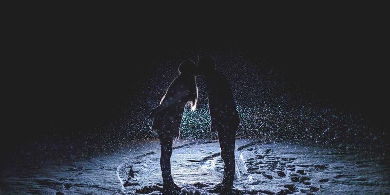 现代风格室内设计的隐形守护者：智能环境监测系统如何重塑健康居住空间